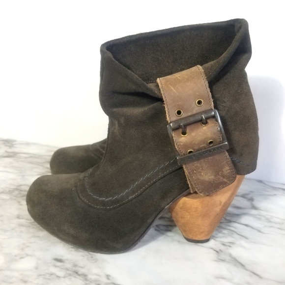 Fly London Shoes - Sz 5.5 Fly London grey leather suede booties